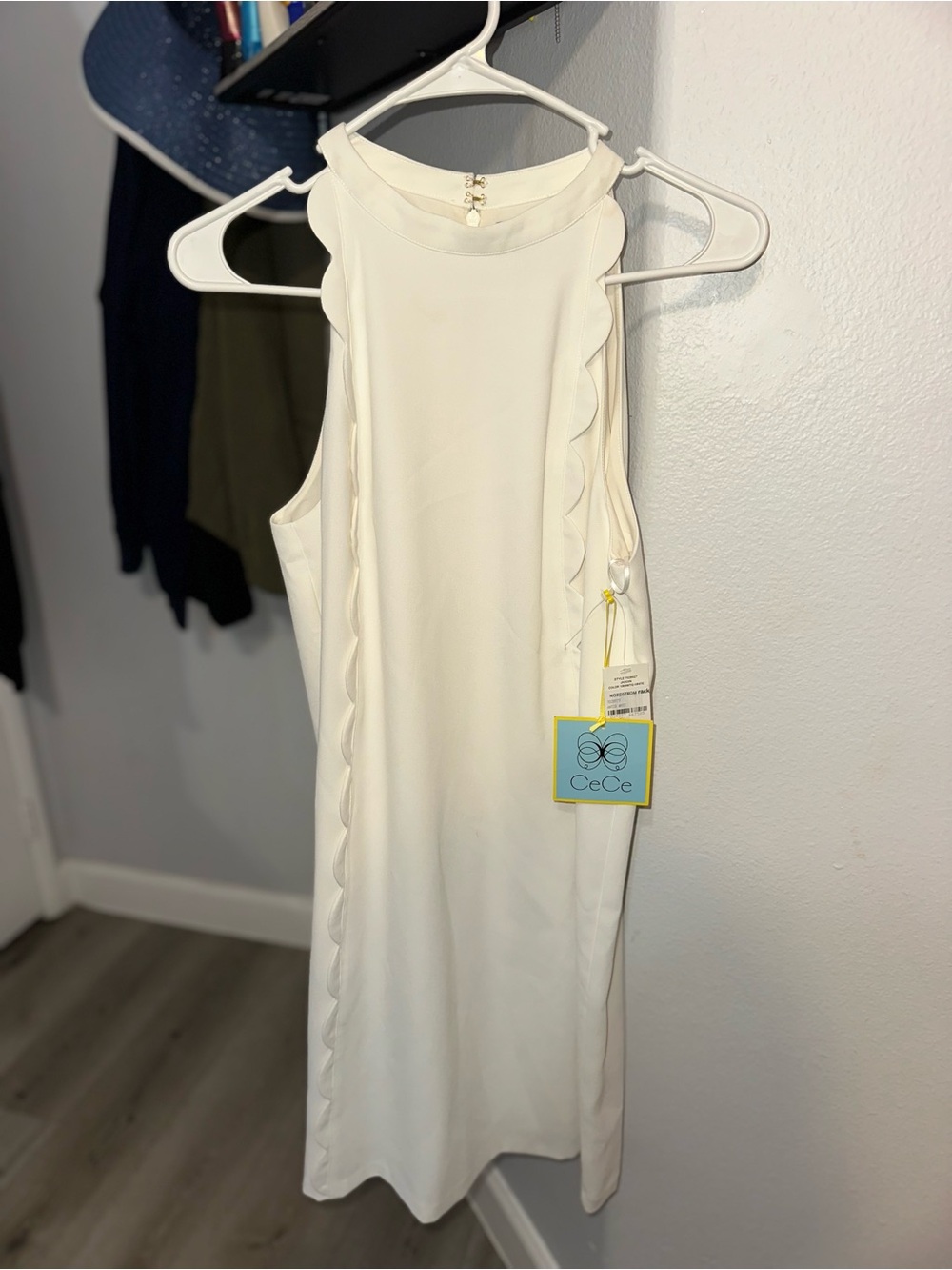CeCe Cream Scallop-Edge Sleeveless Shift Dress